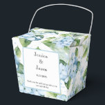 Hydrangea Print Feestbehandelingsdoos Bedankdoosjes<br><div class="desc">Het cadeaudoosje wordt getoond met een hydrangea-bloemenprint.
Pas dit item aan en wijzig de voorbeeldtekst in die van jou.
Tip: Voeg gewoon je lekkere traktaties toe en wat vrolijke linten.
Gelicentieerde afbeelding</div>