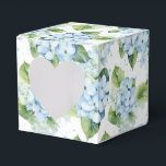 Hydrangea Print Feestcadeautjes Doos Bedankdoosjes<br><div class="desc">De feestgunstendoos wordt weergegeven met een hydrangea-bloemenprint. 
Pas dit item aan of koop het zoals het is.
Tip: Voeg gewoon je lekkere traktaties toe en wat vrolijke linten.



Gelicentieerd Beeld</div>
