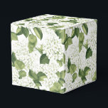 Hydrangea Print Feestcadeautjesdoos Bedankdoosjes<br><div class="desc">De feestgunstendoos wordt weergegeven met een witte hydrangea-bloemenprint. 
Pas dit item aan of koop het zoals het is.
Tip: Voeg gewoon uw lekkere snoepjes toe en wat vrolijke linten.



Gelicentieerd beeld</div>