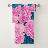 Hydrangea waterverf patroon, roze en blauw bad handdoek (Insitu)