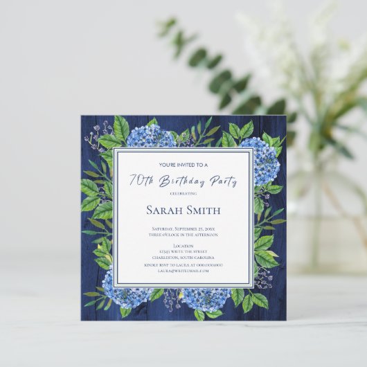 Hydrangeas Blue Rustic Wood 70th Birthday Party Kaart (Staand voorkant)