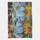 Hydrangeas en bloemen, vers, in tomatenkans theedoek (Verticaal)