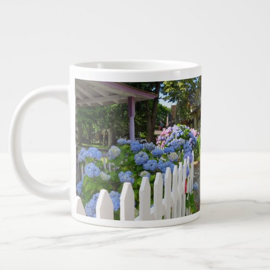 Hydrangeas en Picket Fence - Martha's wijngaard Grote Koffiekop (Links)