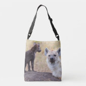 Hyena met jonge crossbody tas (Achterkant)