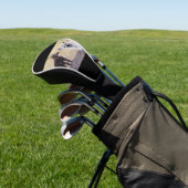 Hyena met jonge golfheadcover (Insitu)