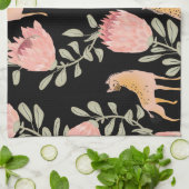 Hyena & Protea: donker patroon Theedoek (Gevouwen)