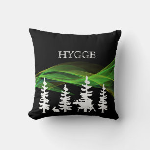 Hygge bos in zwart wit en noorderlicht kussen