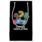 Hyphen Ventilatation Funny Punctuation Pun Dark BG Klein Cadeauzakje (Voorkant)