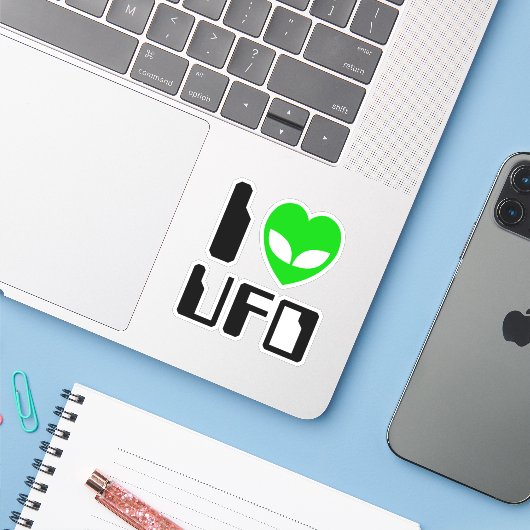 I Alien Heart UFO Sticker (Laptop met iPhone)