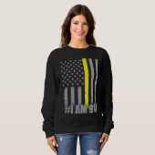 I Am 911  Thin Gold Line Flag  Police Dispatcher Trui (Voorkant volledig)