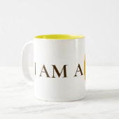 I AM A PRO | Elegant Gold Circle Motivational Mug Tweekleurige Koffiemok (Voorkant links)