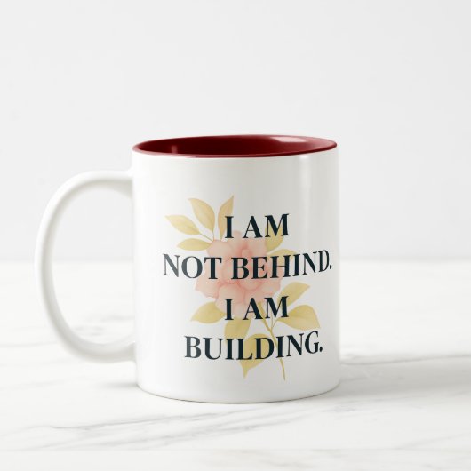 I Am Building | Affirmation Mug for Women Tweekleurige Koffiemok (Links)