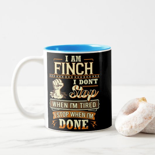 I Am Finch. I Don't Stop When I'm Tired Tweekleurige Koffiemok (Met donut)