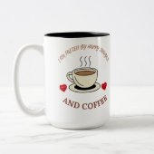 I am Fueled by Happy Thoughts and Coffee- Mug Tweekleurige Koffiemok (Links)