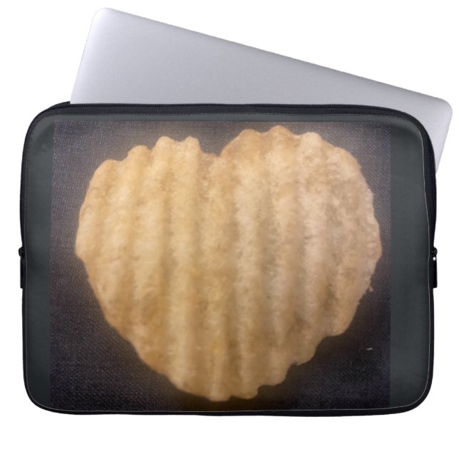 I AM NOT A SCAPEGOAT! by Yeshaya Dank - the chip Laptop Sleeve (Voorkant)