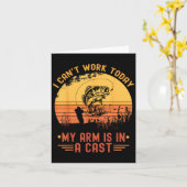 I Can't Work Today My Arm In A Cast Funny Fishing Kaart (Gele Bloem)