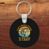 I Can't Work Today My Arm Is In A Cast Funny Fishi Sleutelhanger (Voorkant)