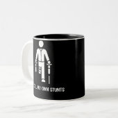 I Do All My Own Stunts - Get Well Gift Funny Tweekleurige Koffiemok (Voorkant links)