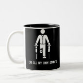 I Do All My Own Stunts - Get Well Gift Funny Tweekleurige Koffiemok (Links)