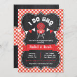 I DO BBQ Couples Shower Red Gingham op Chalkboard Kaart<br><div class="desc">Dit "I DO BBQ"-ontwerp is voorzien van een schattig barbecuesgrill op een rode gingham- en krijtbordachtergrond. Klik de aanpassingsknoop voor meer opties om uw eigen douanetekst toe te voegen! De variaties van dit ontwerp, extra kleuren, evenals de coördinerende producten zijn beschikbaar in onze winkel, zazzle.com/doodlelulu*. Neem contact met ons op...</div>