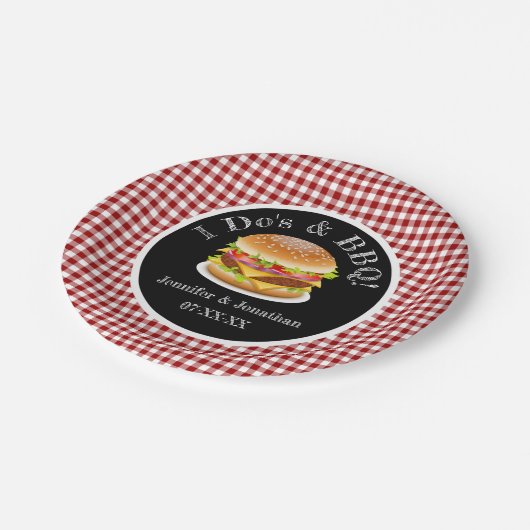 I Do BBQ en Red Gingham Hamburger Casual bruiloft Papieren Bordje (Gekanteld)