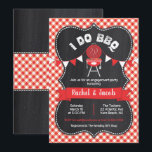 I DO BBQ Koppels Douche Red Gingham op Chalkboard Kaart<br><div class="desc">Dit "I DO BBQ" ontwerp heeft een schattige kleine barbecue grill op een rode gingham en krijtbord achtergrond. Klik op de knop Aanpassen voor meer opties voor het toevoegen van uw eigen aangepaste tekst! Variaties van dit ontwerp, extra kleuren en coördinerende producten zijn beschikbaar in onze winkel, zazzle.com/doodlelulu*. Neem contact...</div>
