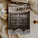 I DO BBQ Rustic Engagement Party Babys Breate Kaart<br><div class="desc">Rustic "I DO BBQ"-verlovingsfeest met een landschors-houten achtergrond,  twijnende snaarlampen,  babys adembloemen,  trouwring,  je monogram en een sjabloon voor het vieren van de douche door paren die gemakkelijk te personaliseren is.</div>