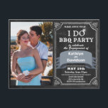 I DO Verloving Foto Zwart Chalkboard BBQ Party Uitnodiging Briefkaart<br><div class="desc">I DO Verloving Foto Zwart Chalkboard BBQ Party Invitation briefkaart. Vier uw speciale evenement met deze prachtige uitnodigingskaart. Alle teksten zijn vooraf voor u geregeld om gemakkelijk en snel te personaliseren met uw eigen gegevens.</div>