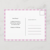 I DO Verloving Schattig Script Roze Plaid BBQ Uitnodiging Briefkaart (Achterkant)