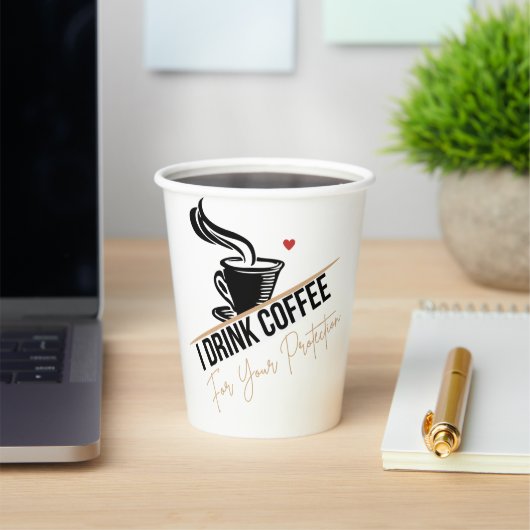 I Drink Coffee For Your Protection Tee Funny Retro Papieren Bekers (Insitu)