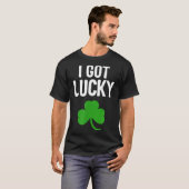 I Got Lucky Dad St Patricks Day Pregnancy Announce T-shirt (Voorkant volledig)