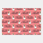 I GOT YOU A PRESENT! shouty chicken Inpakpapier Vel (Voorkant)