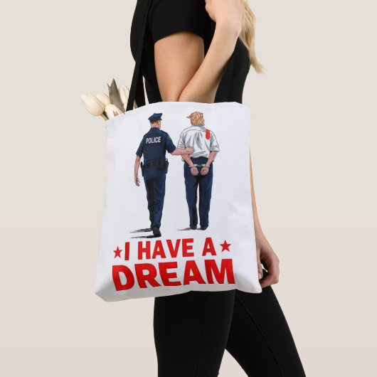 I have a... tote bag (Dichtbij)