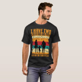I have two titles dad and papa and I rock them fri T-shirt (Voorkant volledig)