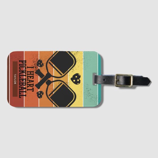 I Heart Pickleball Retro Stripes Monogram Naam Bagagelabel (Voorkant (horizontaal))