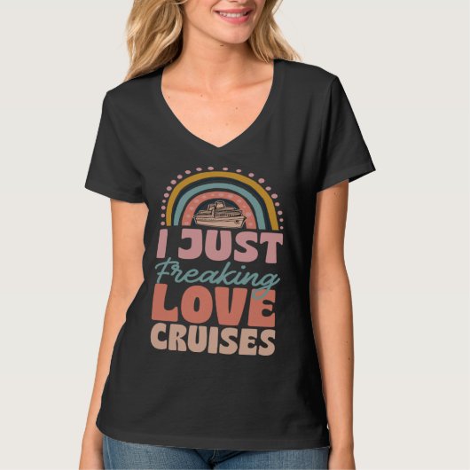 I Just Freaking Love Cruises Bohemian Rainbow Tren T-shirt (Voorkant)