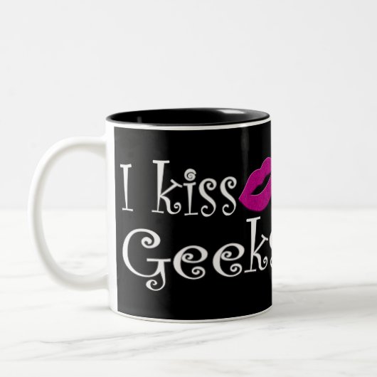 I Kiss Geeks Tweekleurige Koffiemok (Links)
