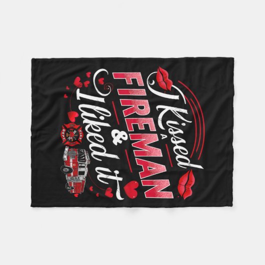 I Kissed A Fireman I Liked It Firefighter Valentin Fleece Deken (Voorkant (Horizontaal))