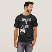 I Leveled Up to Big Bro Gamer Design T-shirt (Voorkant volledig)