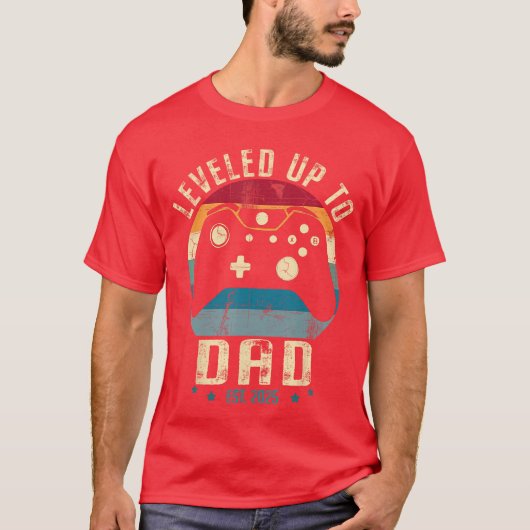 I Leveled Up to Dad 2025 Promoted to Daddy Soon to T-shirt (Voorkant)