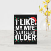 I Like My Wife A Little Bit Older Funny Husband Ch Kaart (Gele Bloem)