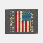 I Like My Wife A Little Bit Older Funny Saying Wom Fleece Deken (Voorkant (Horizontaal))