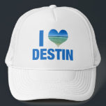 I Love Destin Florida Beach Trucker Pet<br><div class="desc">Ik hou van het pet van Destin Florida met een schattig hart gevormd foto van de oceaanzee. Mooie kustwateren maken me gelukkig op zomervakantie. Een schattig keepjespet.</div>