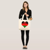 I Love Malawi Grote Tote Bag (Voorkant (model))