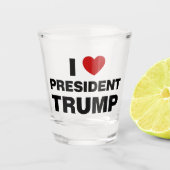 I Love President Trump Heart Shot Glas (Voorkant)
