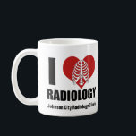 I Love Radiology Cool Custom Radiologist Clinic Koffiemok<br><div class="desc">Ik hou van radiologie. Een schattige radioloog mok met een ribcage voor een rood hart voor een röntgentechnicus of radioloog. Pas aan met uw klinische naam.</div>