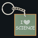 I Love Science Sleutelhanger<br><div class="desc">Dit product toont een afbeelding van een krijtbord met "I [hart] WETENSCHAP"in witte doopvont. Het is een groot geschenk voor wetenschapsdocenten,  universiteitsprofessoren,  studenten en majors.</div>