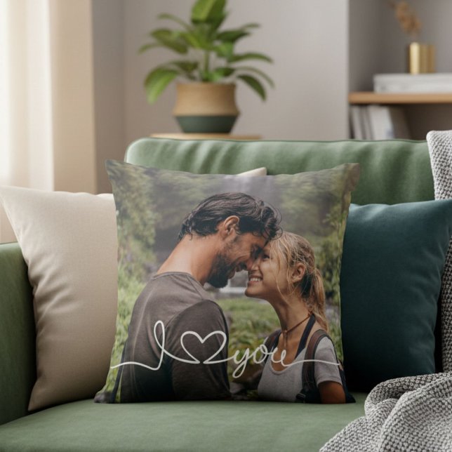 I Love You in witte script met hart aangepast Kussen (Creator heeft geüpload)