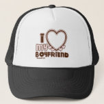 i luv brown bf trucker pet<br><div class="desc">Een schattig en bont lettertype met de tekst " Ik hou van mijn BOYFRIEND" met een enorm hart waarmee u uw afbeelding in y2k-stijl kunt plaatsen en de kleuren bruin en lichtroze</div>