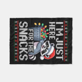 I’m Just Here For The Snacks Raccoon Christmas Ugl Fleece Deken (Voorkant (Horizontaal))